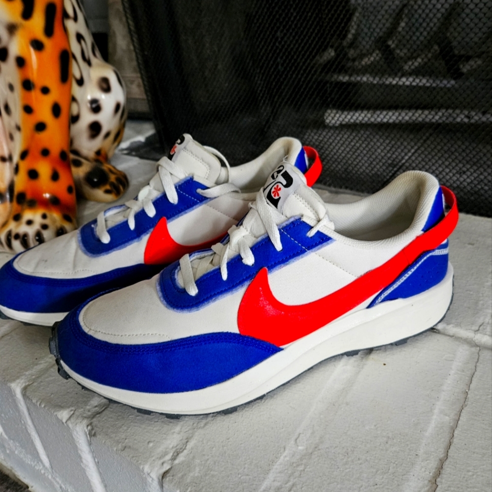 NIKE Waffle Debut Swoosh